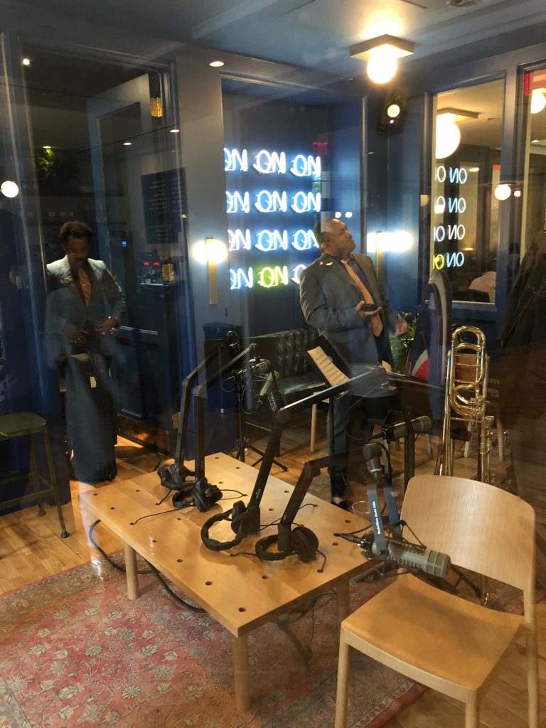full_service_radio_at_line_DC