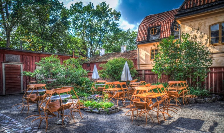 Outdoor dining in Europe